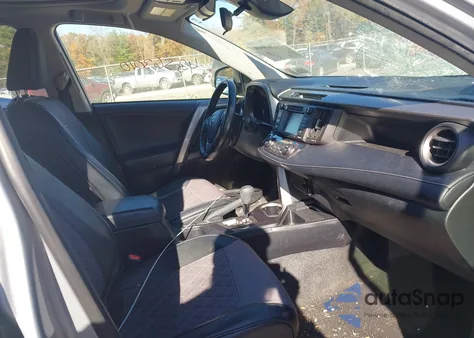 2018 Toyota Rav4 Xle from USA, damaged, VIN JTMRFREV4JD241522